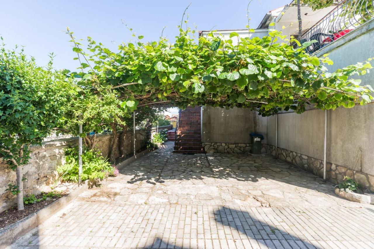 Anamarija Apartments Near The Beach And The Fantastic Adria Sea With Over 10 Small Islands Close By فونتانا المظهر الخارجي الصورة