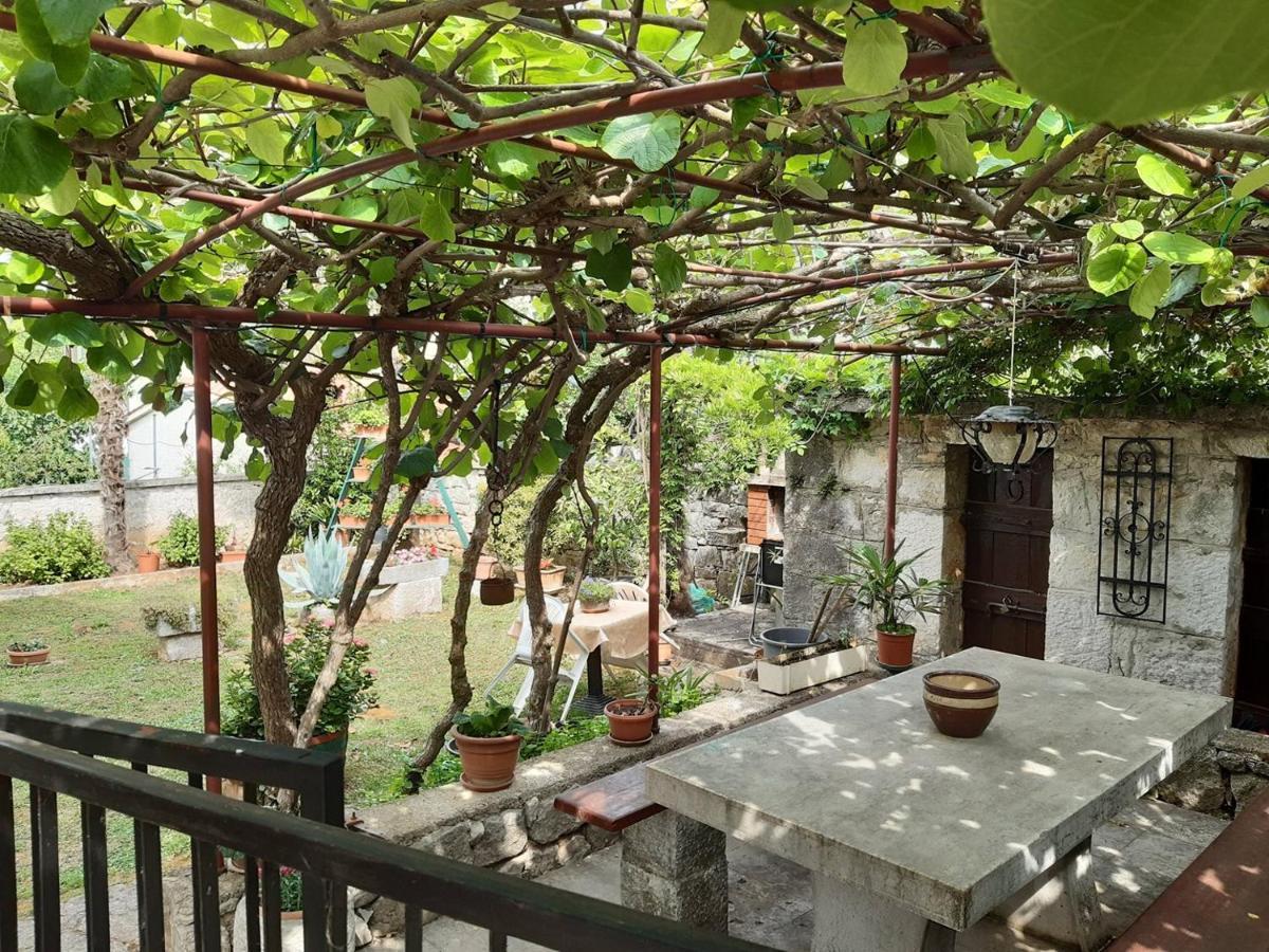 Anamarija Apartments Near The Beach And The Fantastic Adria Sea With Over 10 Small Islands Close By فونتانا المظهر الخارجي الصورة